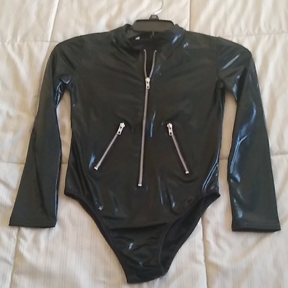 New PU vinyl bodysuit - Picture 2 of 7